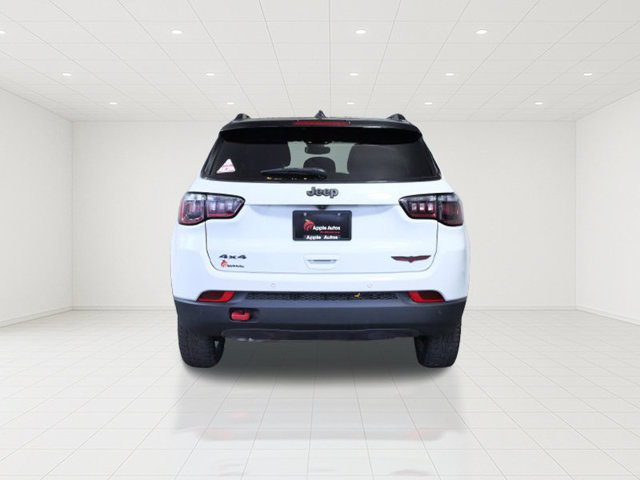 Used 2025 Jeep Compass Trailhawk AWD/4WD image 5