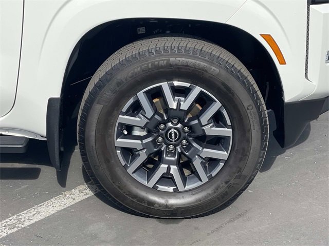 Used 2023 Nissan Frontier SV w/ SV Convenience Package image 38