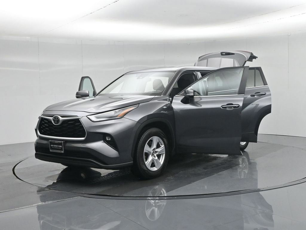Used 2024 Toyota Highlander LE image 58