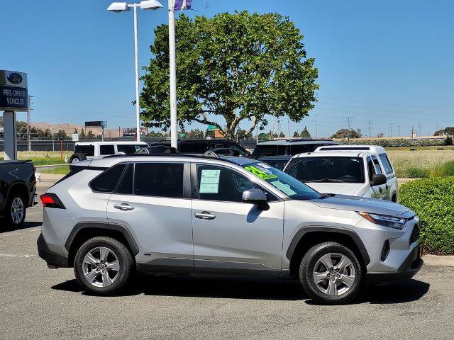 Used 2024 Toyota RAV4 LE AWD/4WD image 3