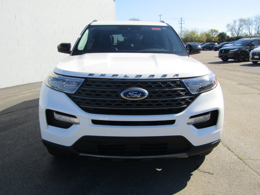 Certified 2024 Ford Explorer XLT w/ Equipment Group 202A AWD/4WD image 9