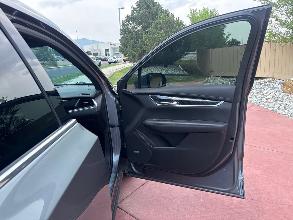 Used 2022 Cadillac XT6 Premium Luxury AWD/4WD image 29