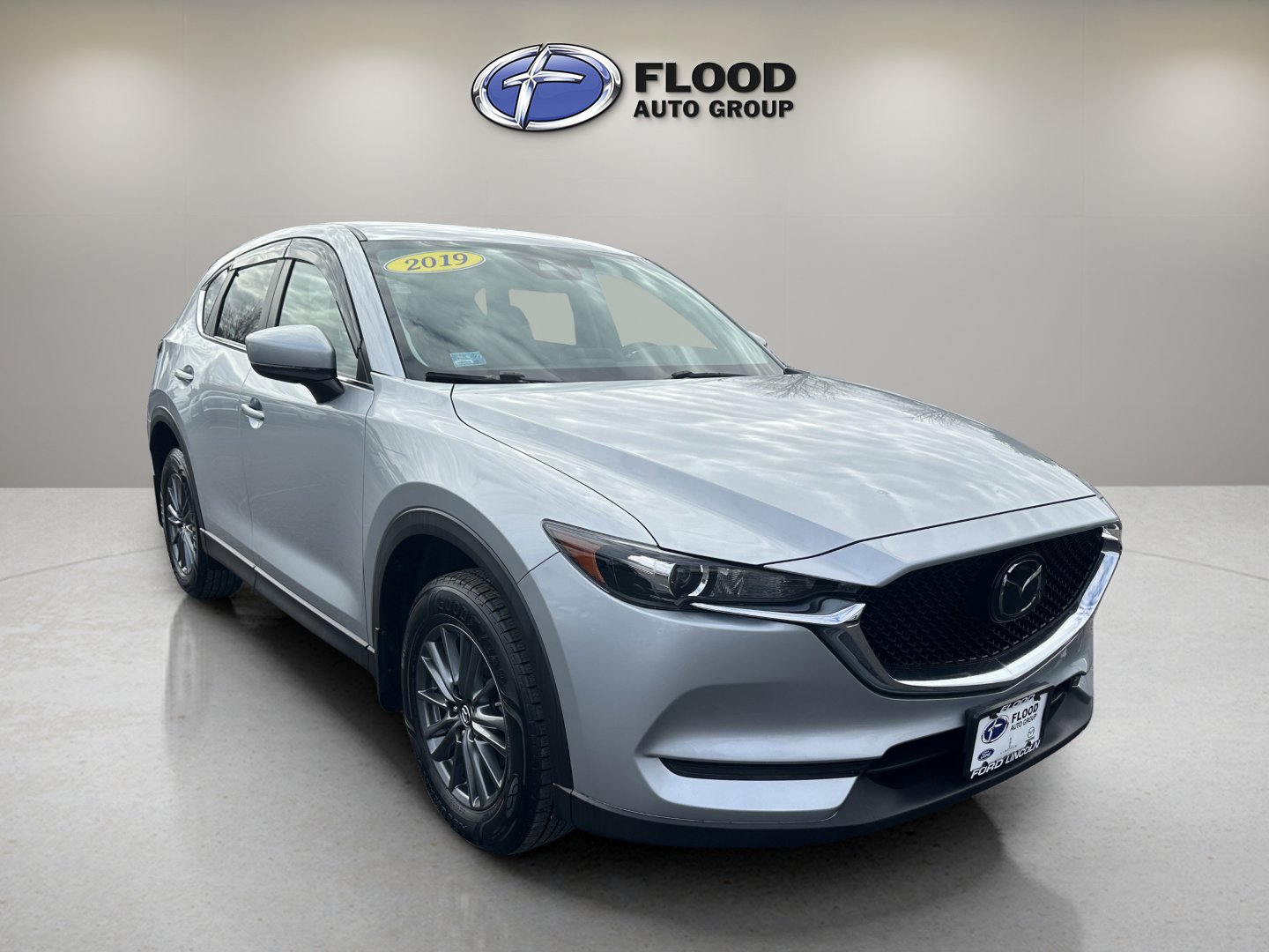 Used 2019 MAZDA CX-5 Touring image 1