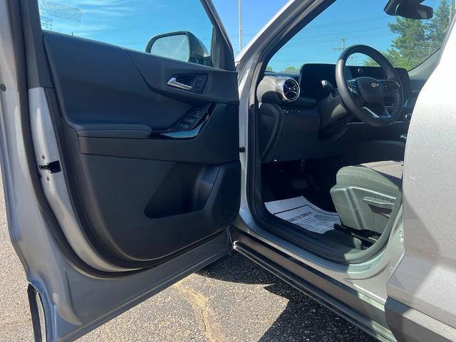 Used 2026 Chevrolet Equinox LT AWD/4WD image 18