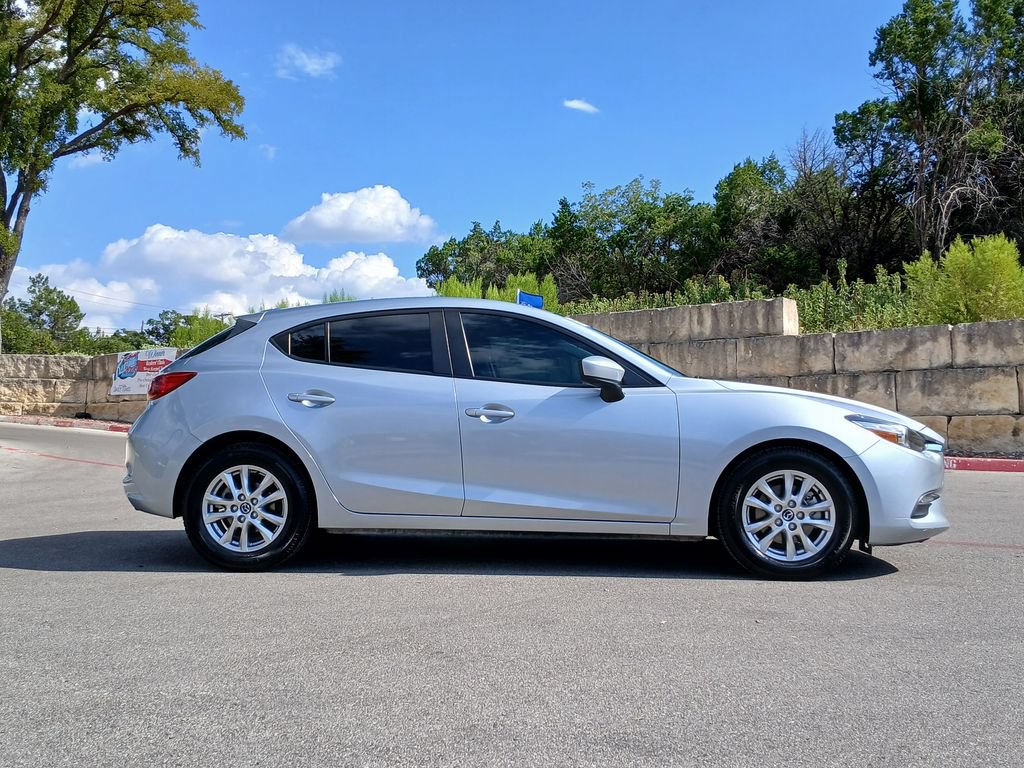 Used 2017 MAZDA MAZDA3 Sport FWD image 2