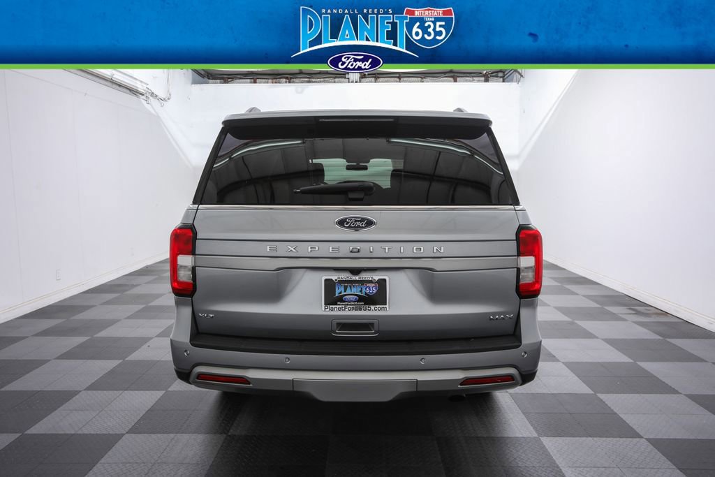 Certified 2024 Ford Expedition Max XLT image 3