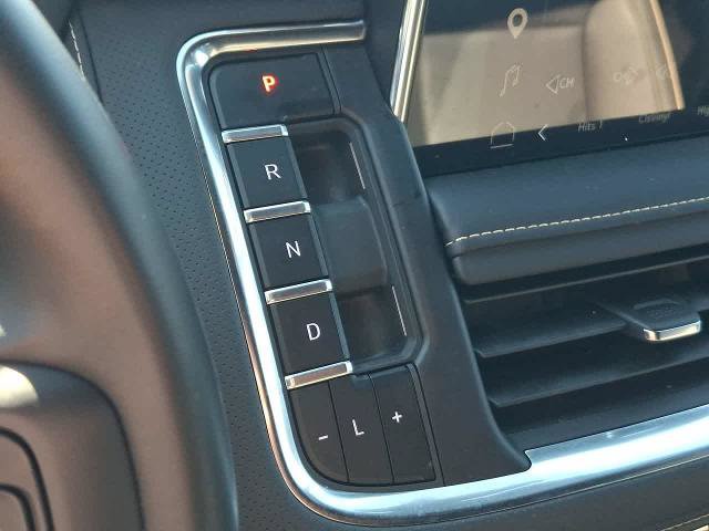 Used 2024 GMC Yukon XL SLT w/ SLT Luxury Package AWD/4WD image 18