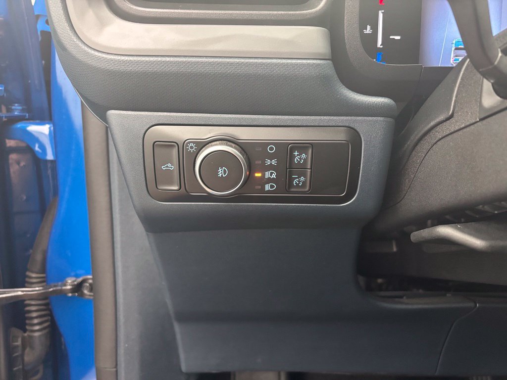 Certified 2025 Ford Maverick Lobo AWD/4WD image 28