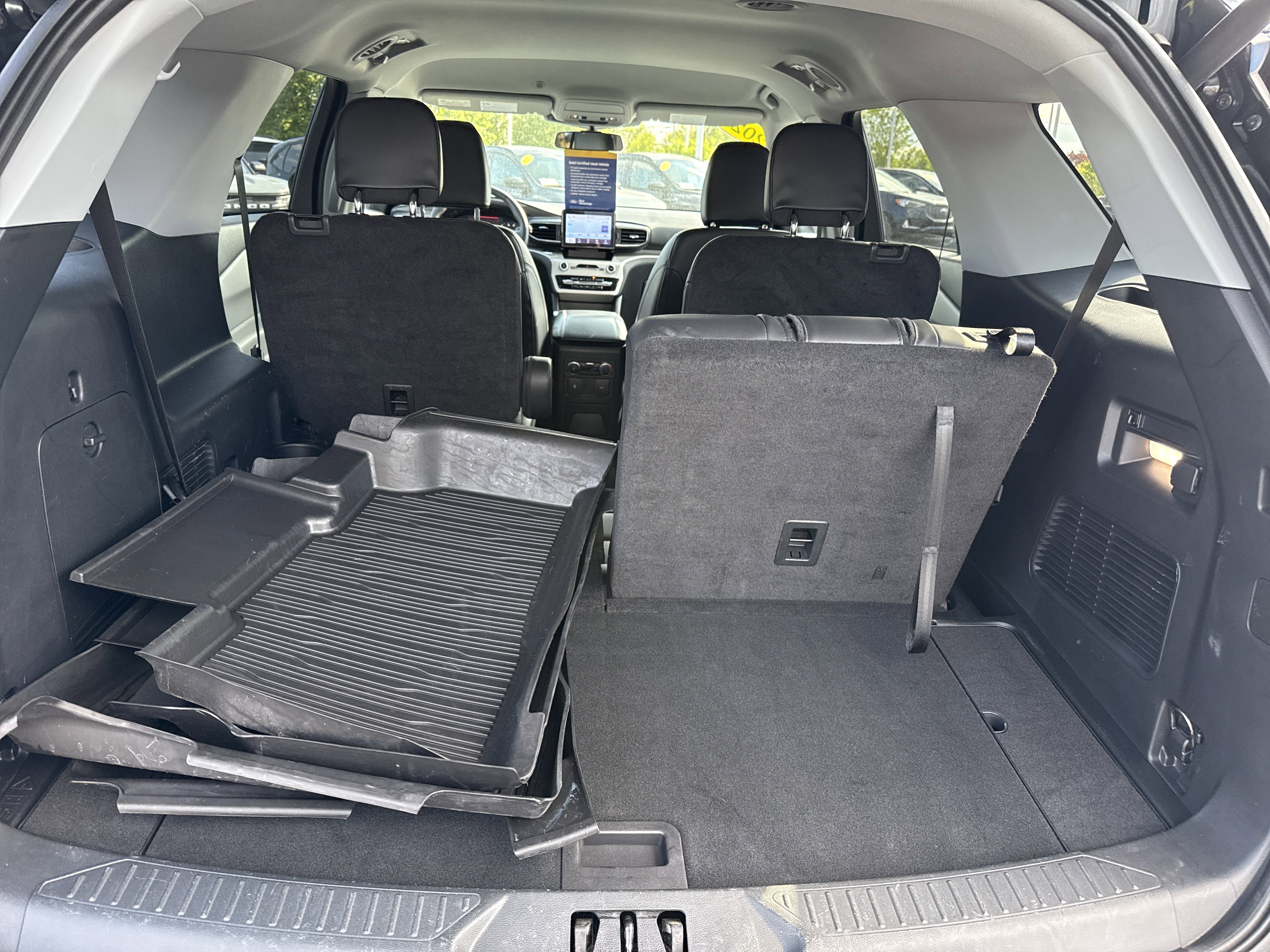Certified 2023 Ford Explorer XLT w/ Equipment Group 202A AWD/4WD image 8