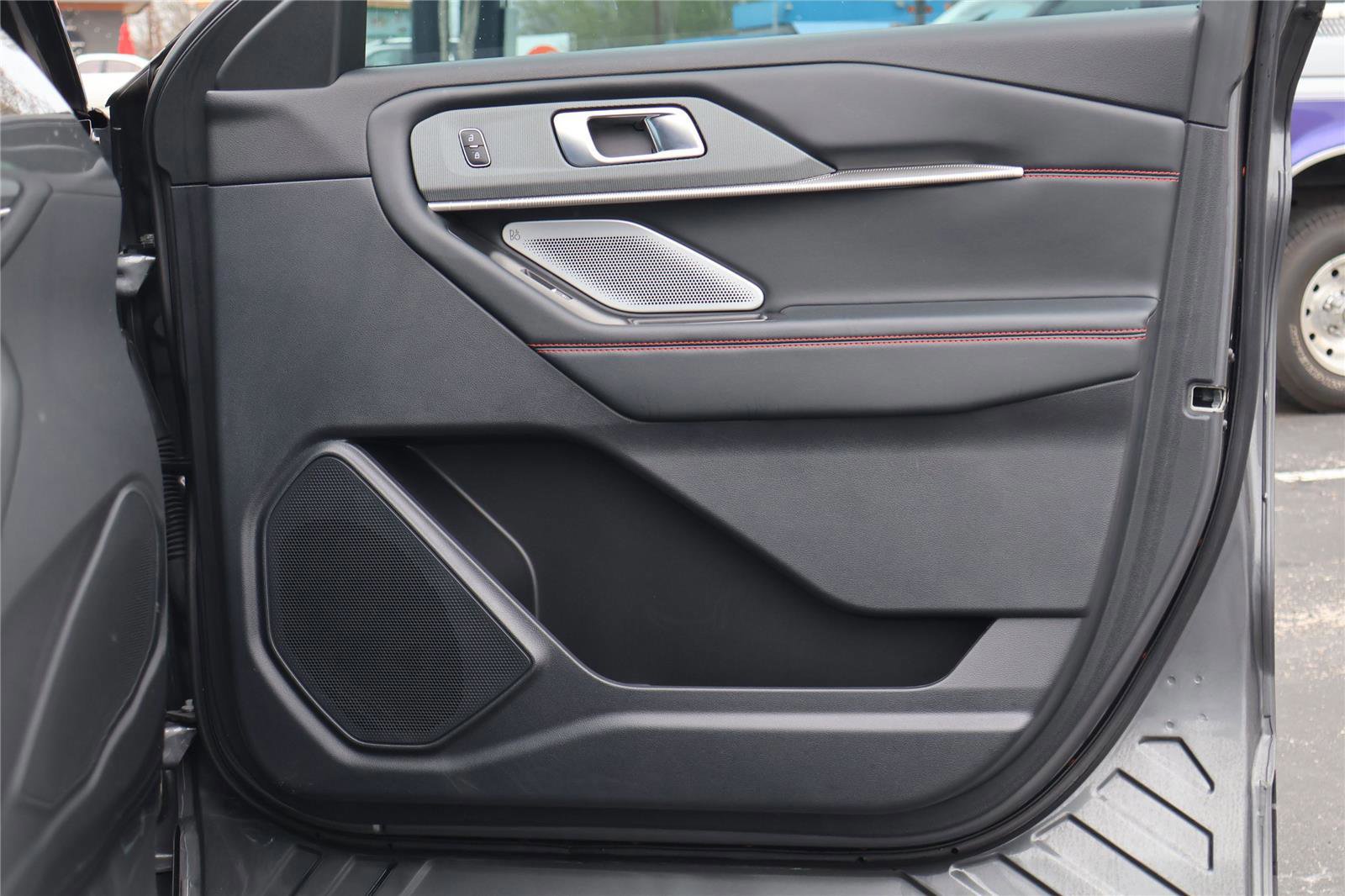 Certified 2025 Ford Explorer ST image 41