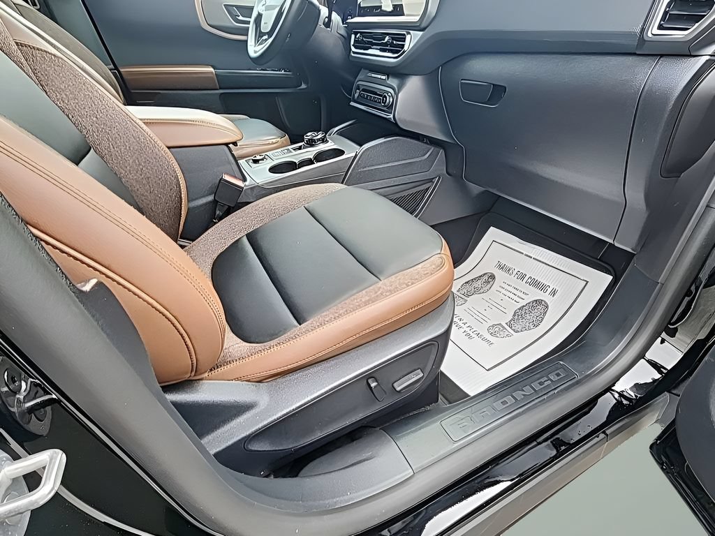 Certified 2025 Ford Bronco Sport Outer Banks w/ Outer Banks Tech Package+ AWD/4WD image 15