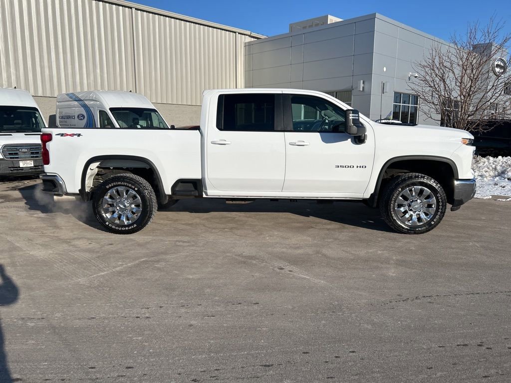 Used 2024 Chevrolet Silverado 3500 LT image 6