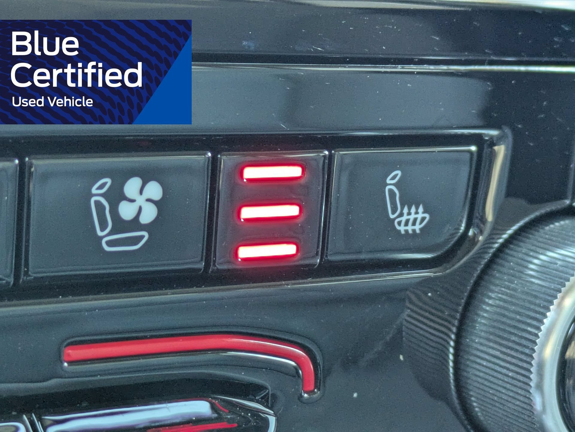 Used 2022 Jeep Grand Cherokee Overland w/ Luxury Tech Group IV AWD/4WD image 28