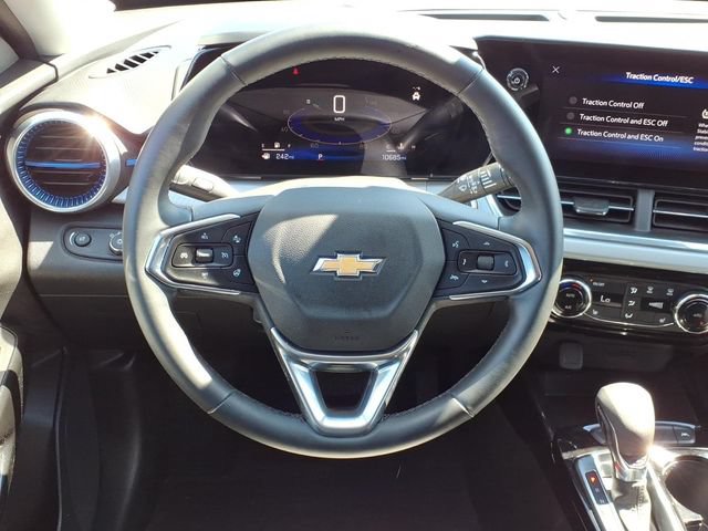Used 2024 Chevrolet Trax LT w/ Driver Confidence Package FWD image 14