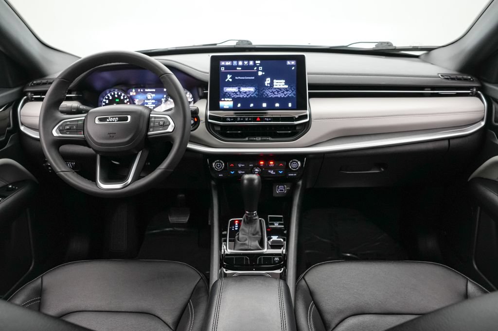Used 2025 Jeep Compass Limited AWD/4WD image 14