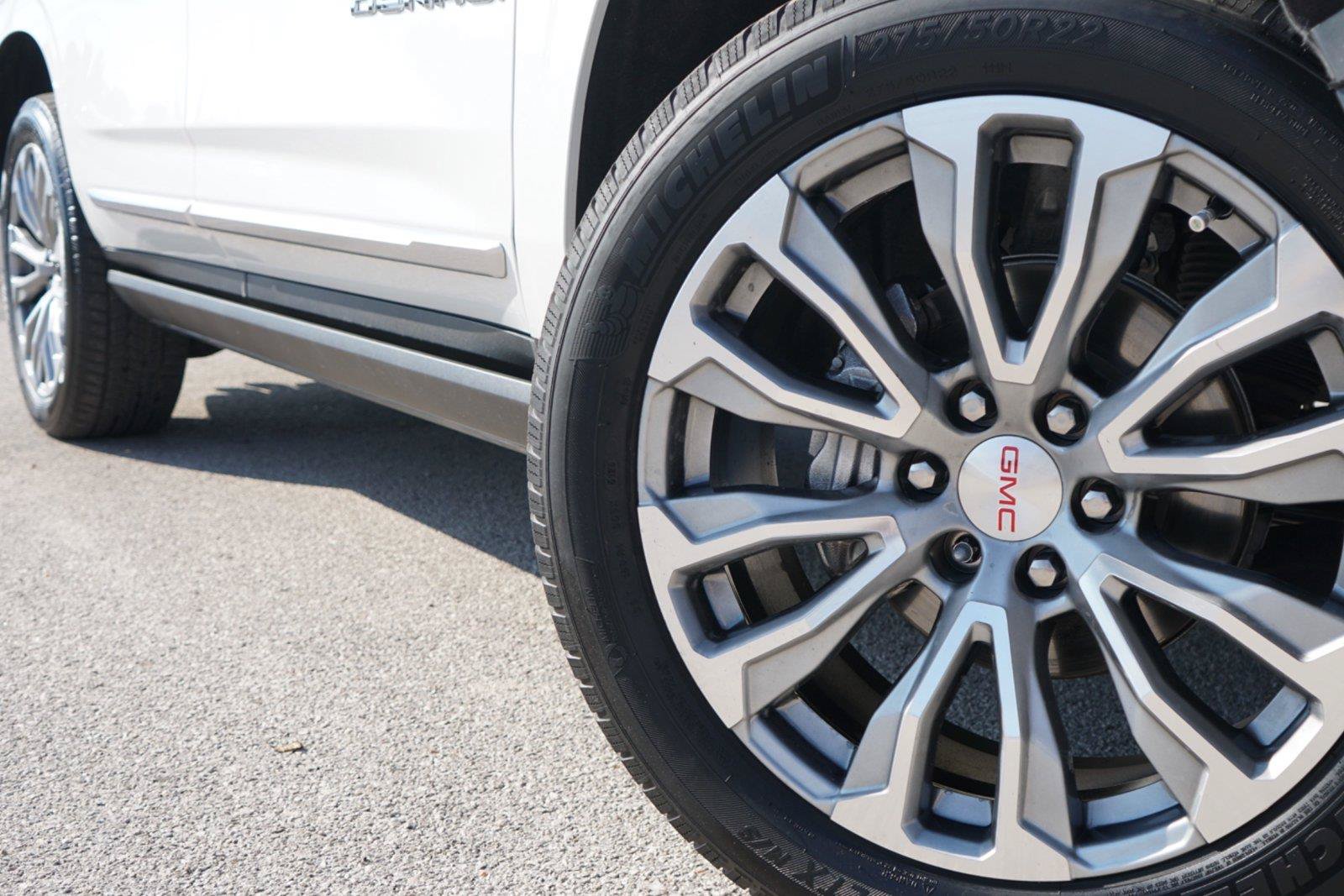 Used 2021 GMC Yukon Denali w/ Denali Ultimate Package RWD image 2