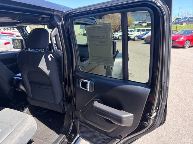 Used 2024 Jeep Wrangler Willys AWD/4WD image 23