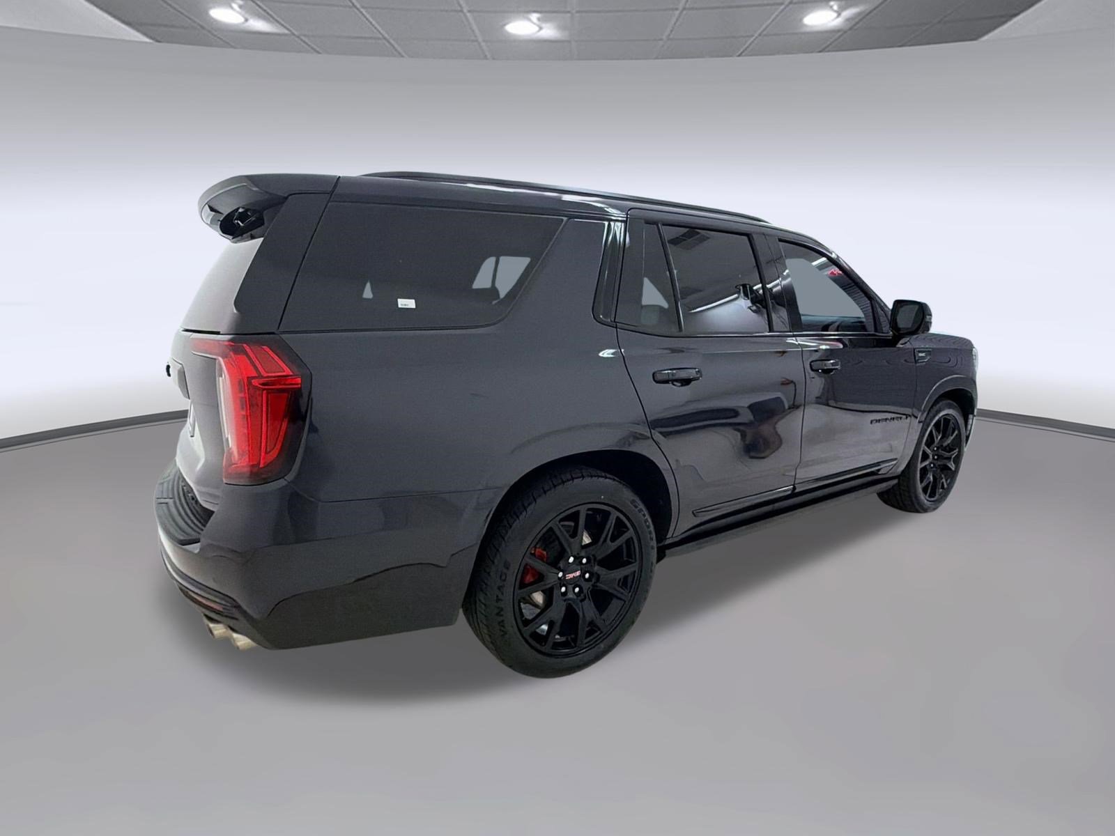 Used 2023 GMC Yukon Denali w/ Denali Reserve Package AWD/4WD image 9