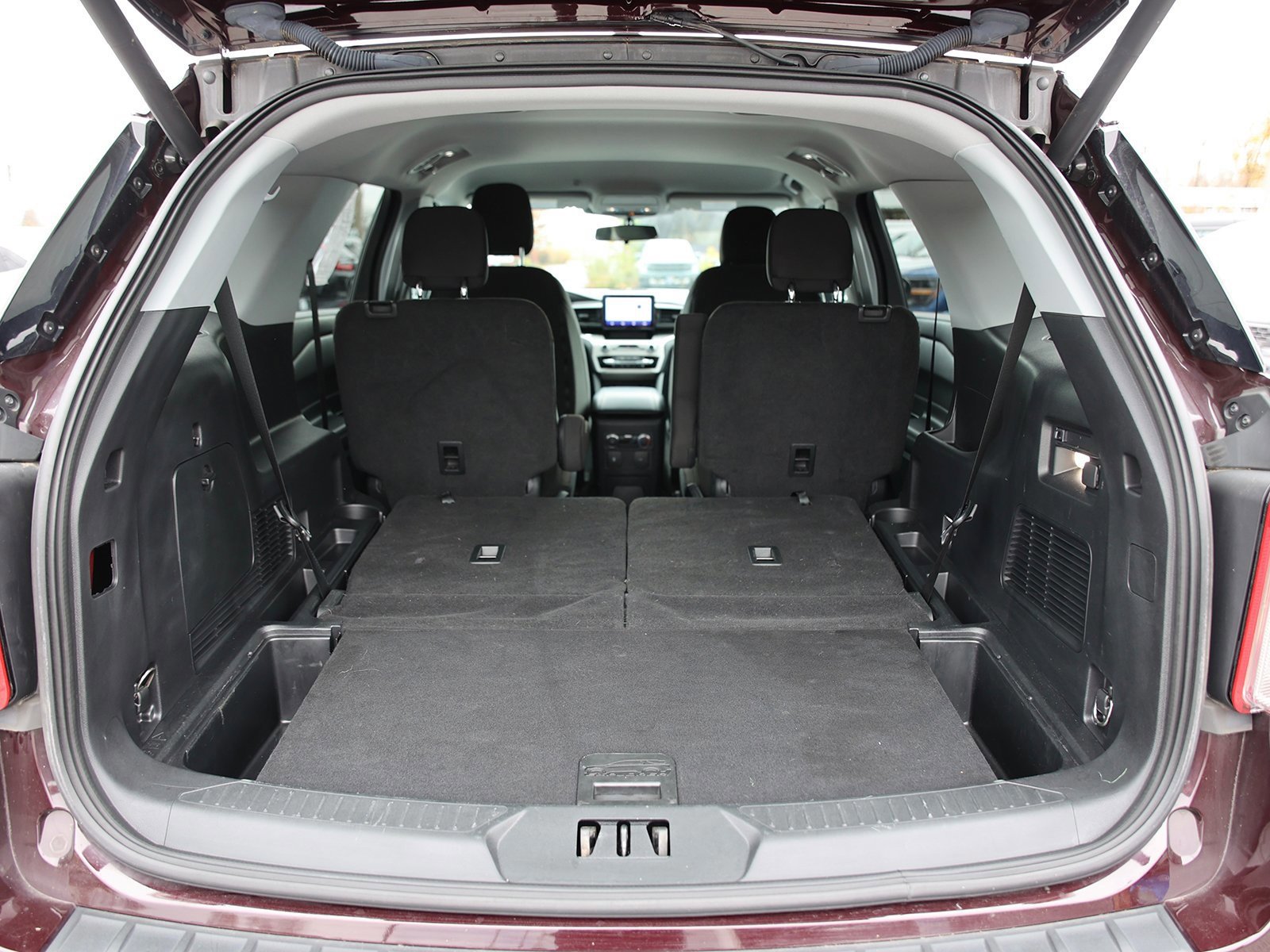 Certified 2022 Ford Explorer XLT w/ Class IV Trailer Tow Package image 14