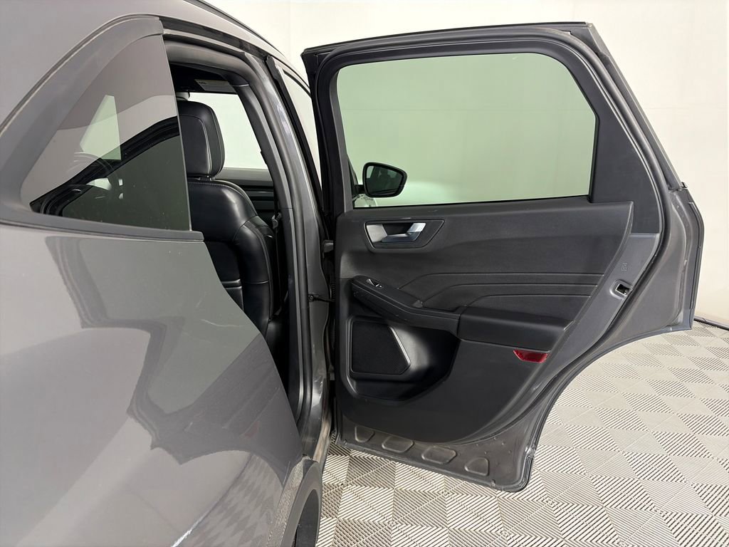 Certified 2025 Ford Escape ST-Line Select AWD/4WD image 28