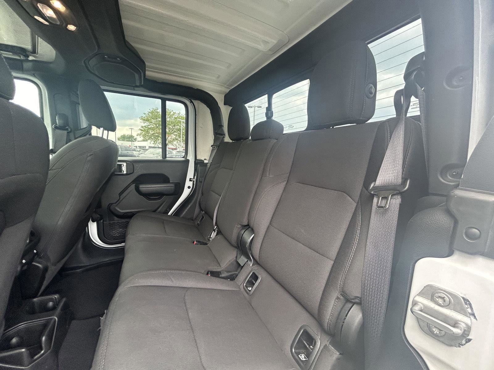 Used 2023 Jeep Gladiator Sport image 11