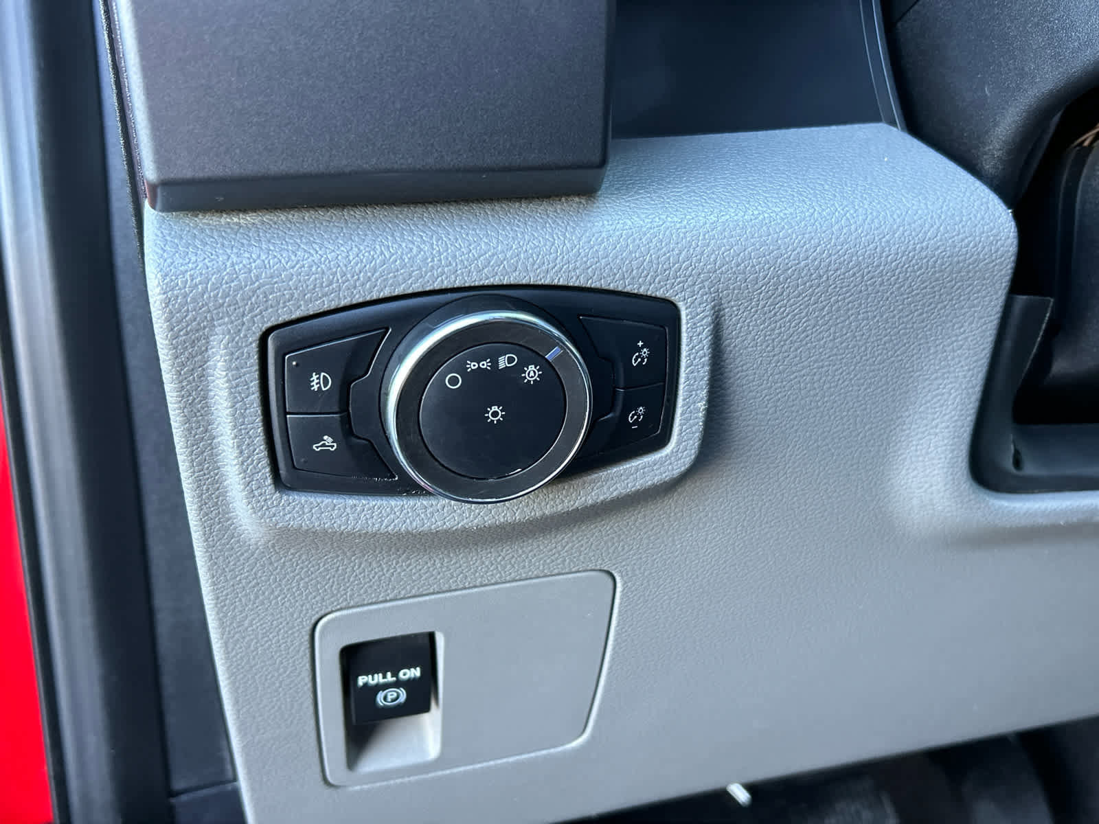 Certified 2020 Ford F150 XLT image 28