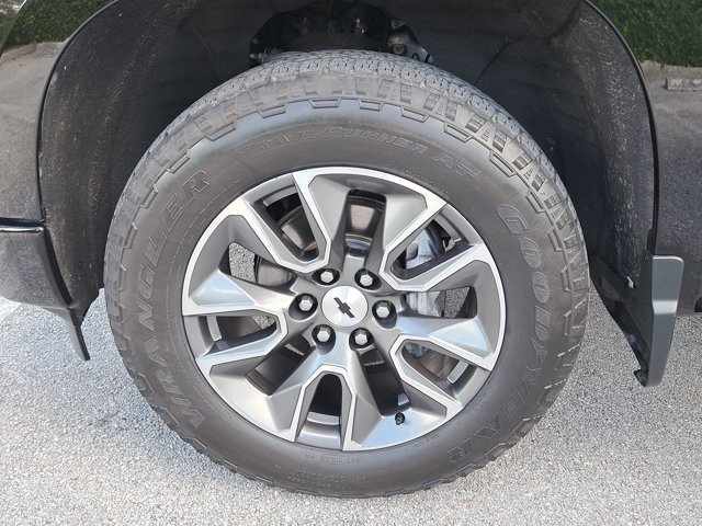 Used 2024 Chevrolet Silverado 1500 RST w/ Convenience Package II image 9