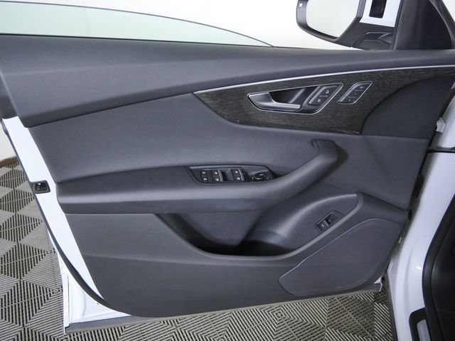 Used 2021 Audi Q8 Premium AWD/4WD image 21