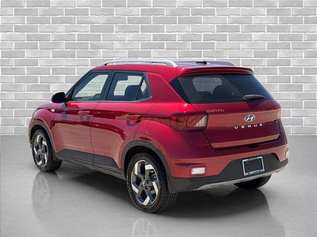 Used 2024 Hyundai Venue Limited FWD image 7
