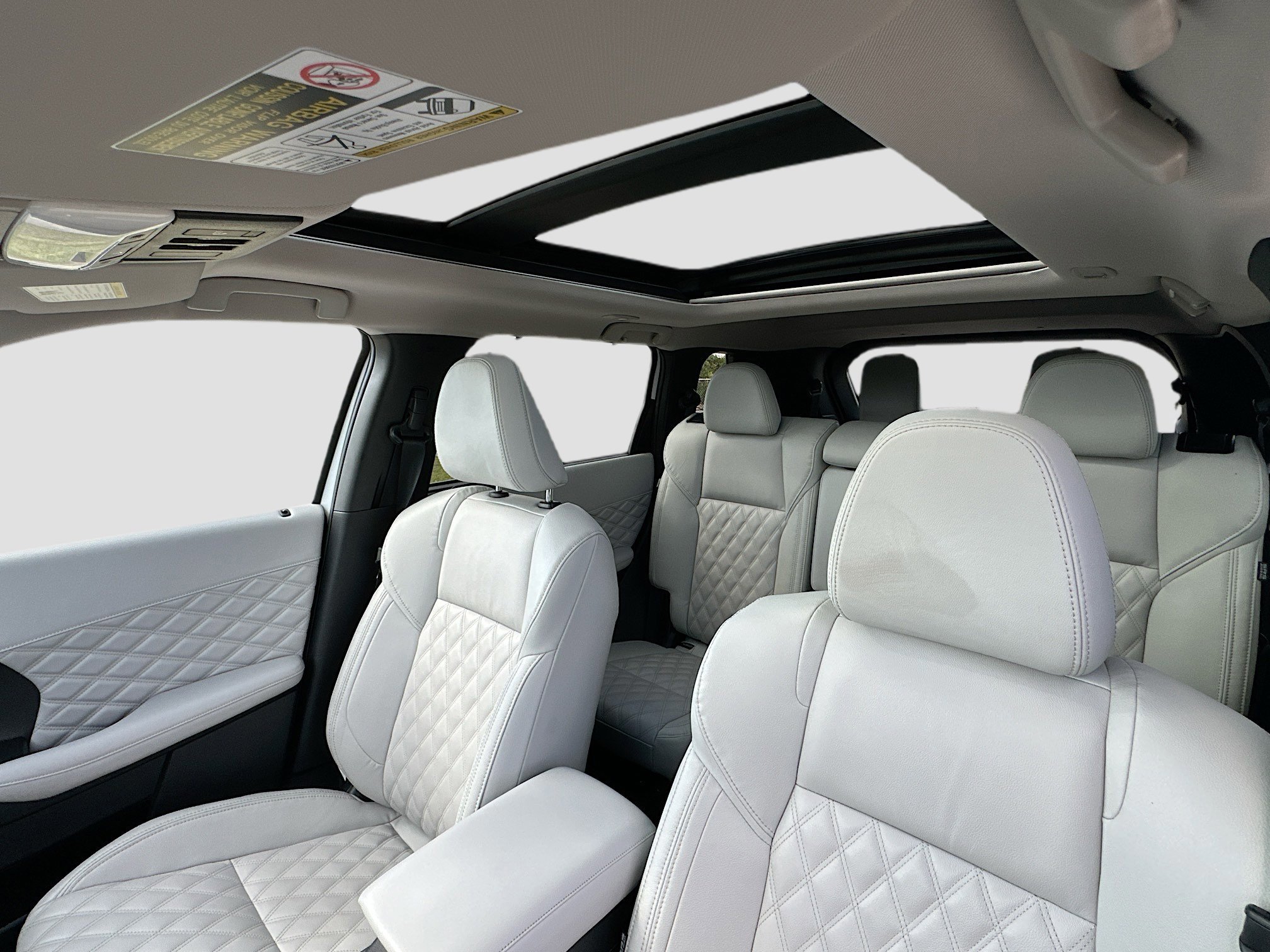 Used 2024 Mitsubishi Outlander SEL Black Edition image 23