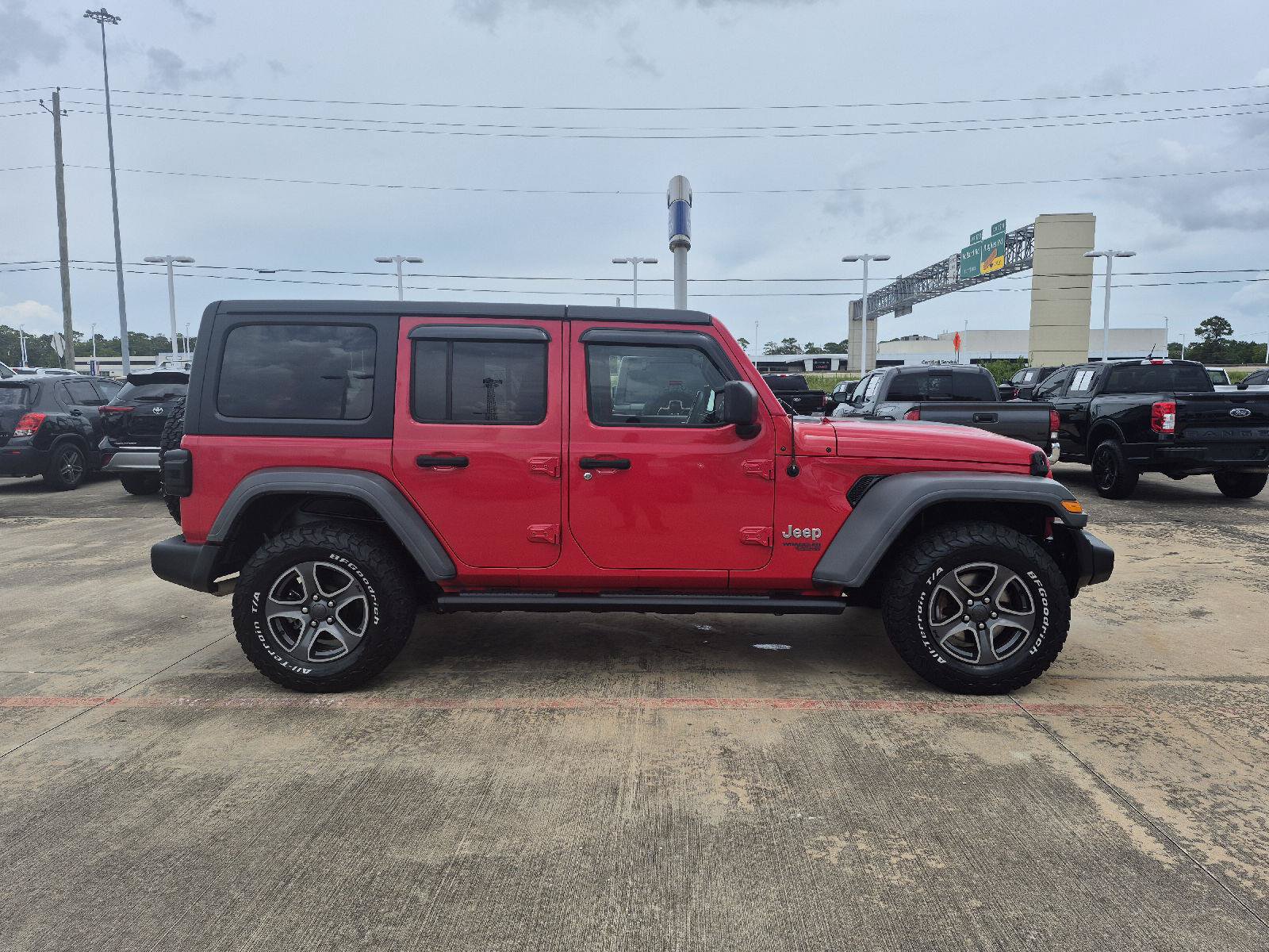 Used 2018 Jeep Wrangler Unlimited Sport S AWD/4WD image 12