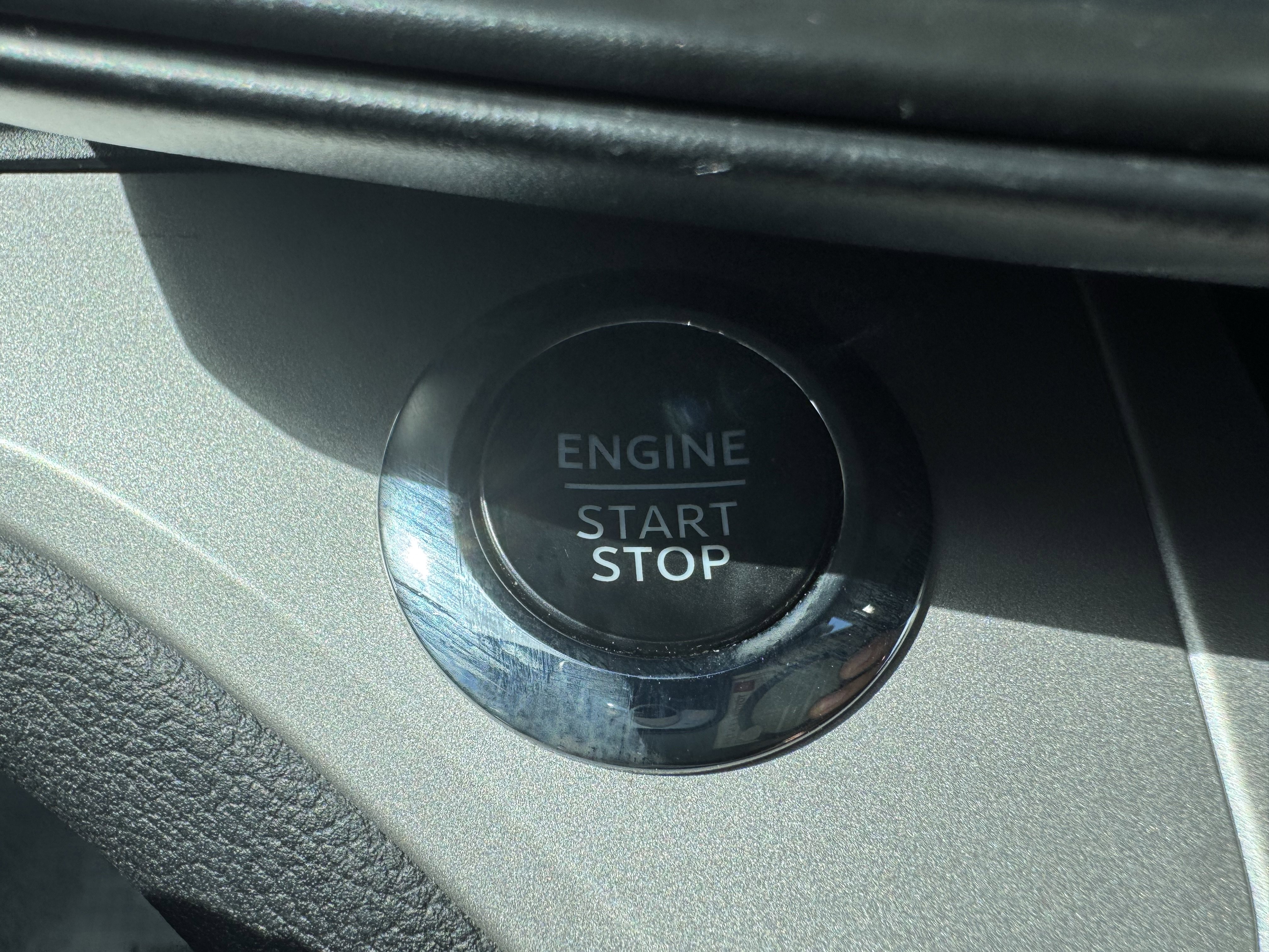 Certified 2024 Ford Explorer XLT RWD image 16