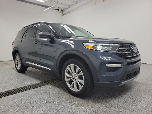 Certified 2024 Ford Explorer XLT w/ Equipment Group 202A AWD/4WD image 2