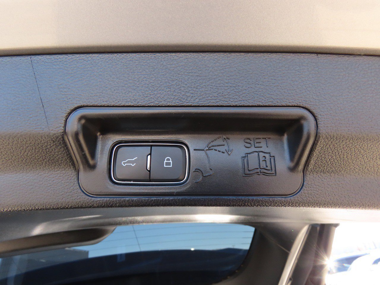 Certified 2022 Ford Explorer XLT w/ Equipment Group 202A image 16