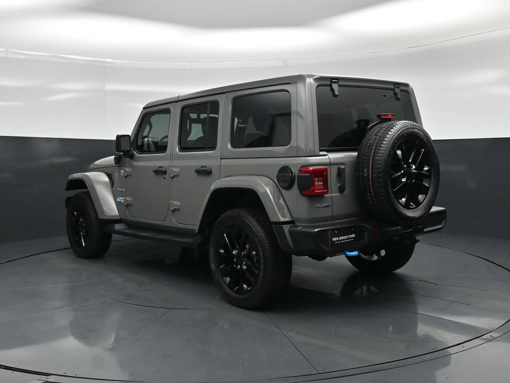 Used 2023 Jeep Wrangler Unlimited Sahara w/ Cold Weather Group AWD/4WD image 7