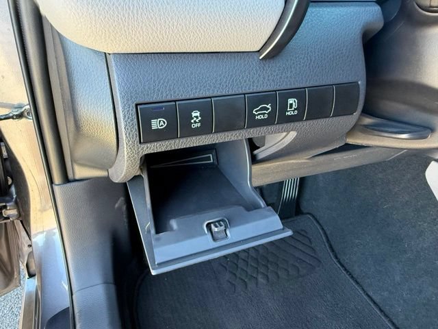 Used 2022 Toyota Camry SE w/ Carpet Mat Package (TMS) FWD image 13
