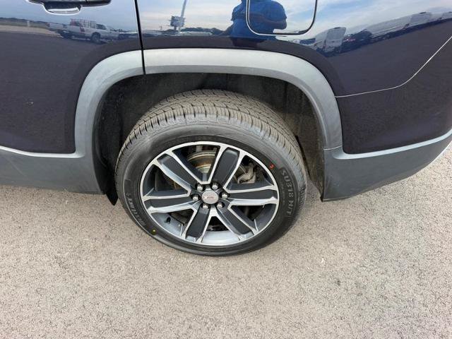Used 2021 GMC Acadia SLT w/ Technology Package AWD/4WD image 9