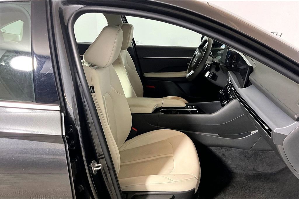 Used 2025 Hyundai Sonata SEL FWD image 6