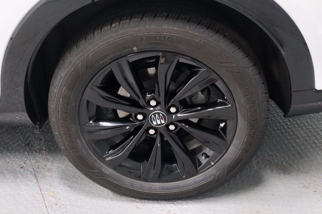 Used 2025 Buick Envista Sport Touring w/ Convenience I Package FWD image 19