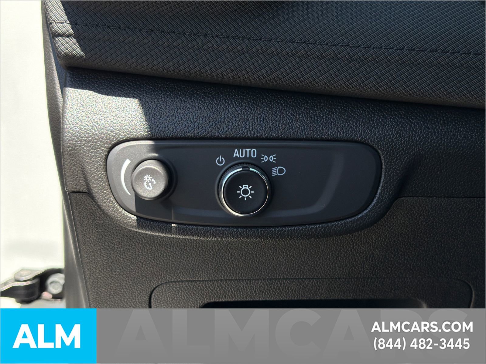 Used 2026 Chevrolet TrailBlazer LT w/ LT Cold Weather Package FWD image 36