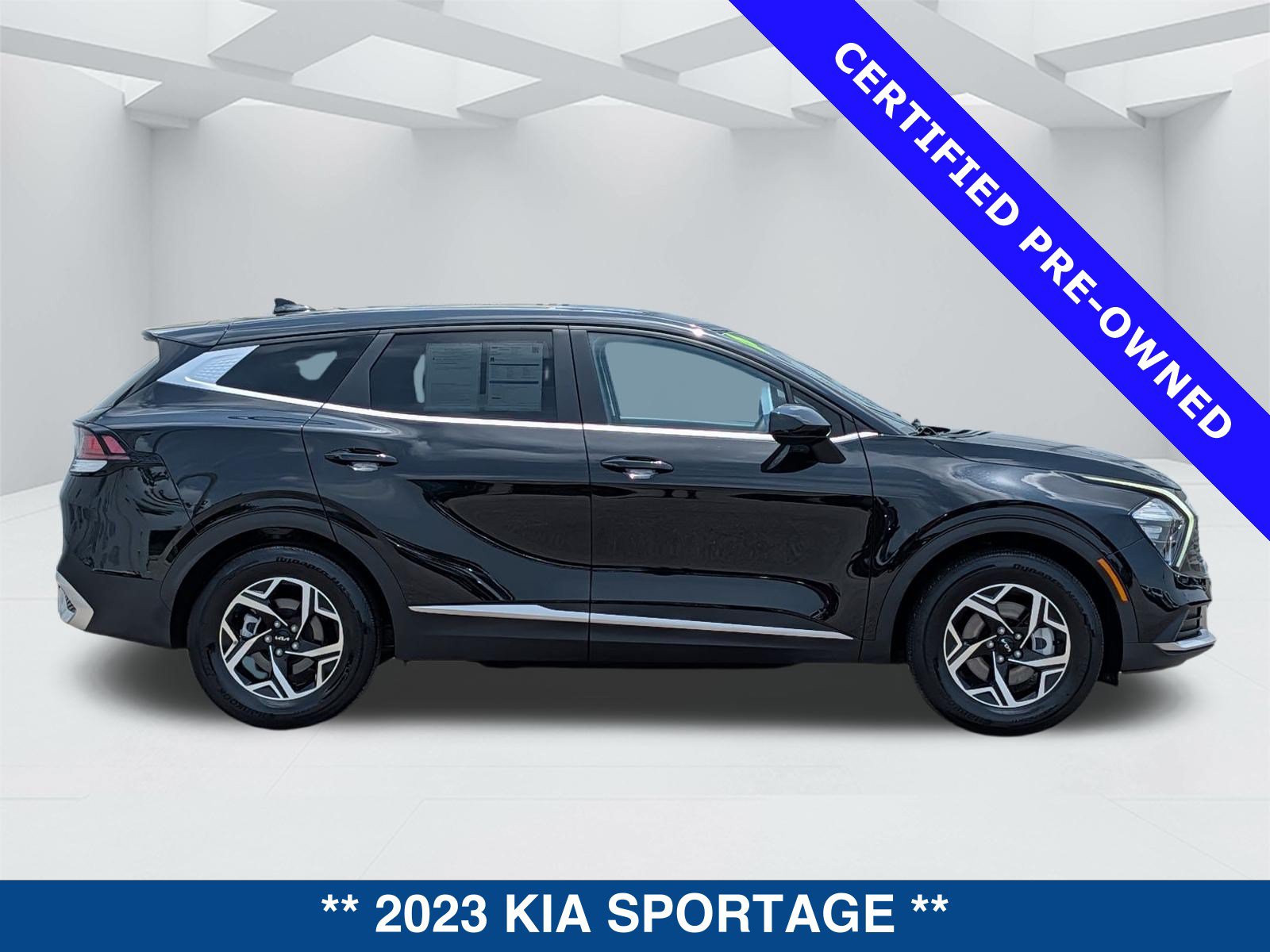 Used 2023 Kia Sportage LX FWD image 4