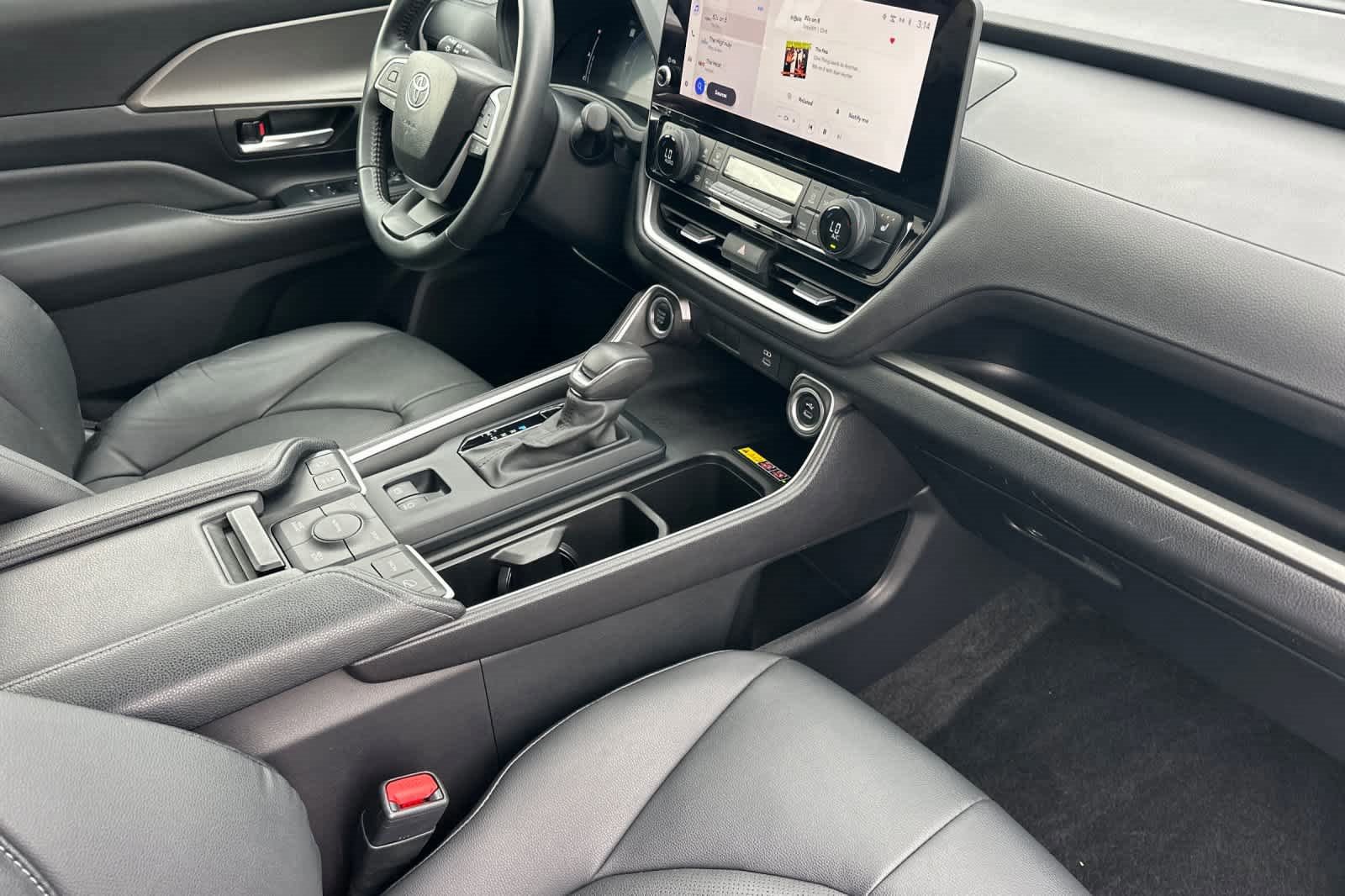 Used 2024 Toyota Grand Highlander XLE image 18