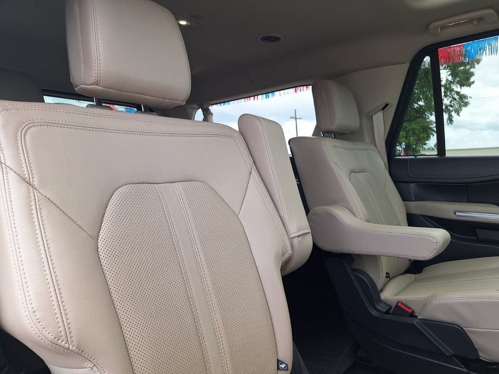 Certified 2022 Ford Expedition Max Limited RWD image 28