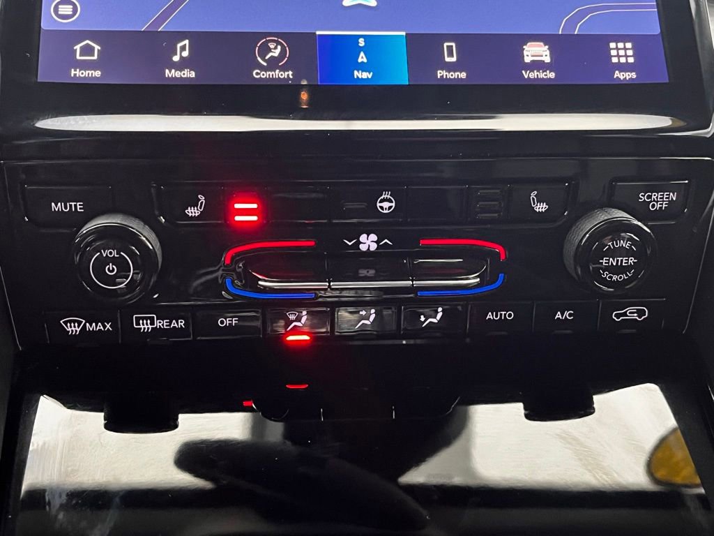 Used 2023 Jeep Grand Cherokee L Limited w/ Black Appearance Package image 11