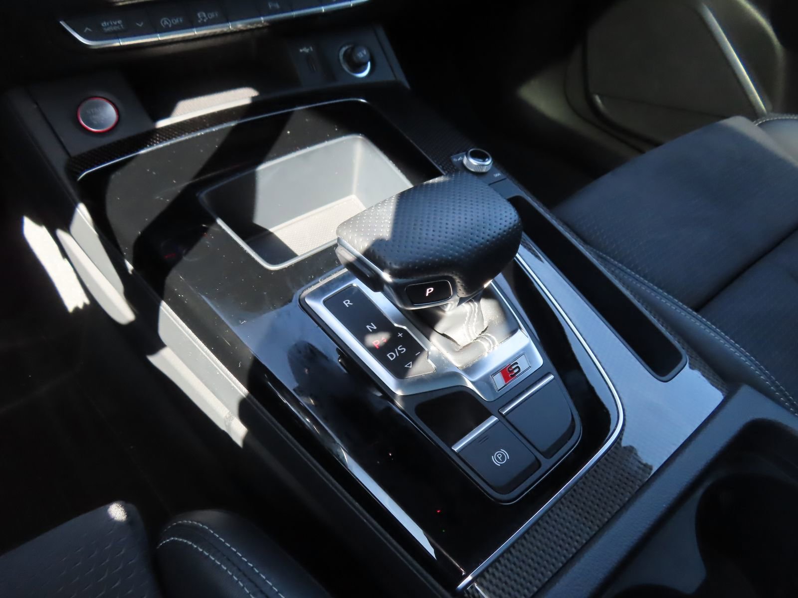 Used 2023 Audi SQ5 Premium w/ Convenience Package image 27