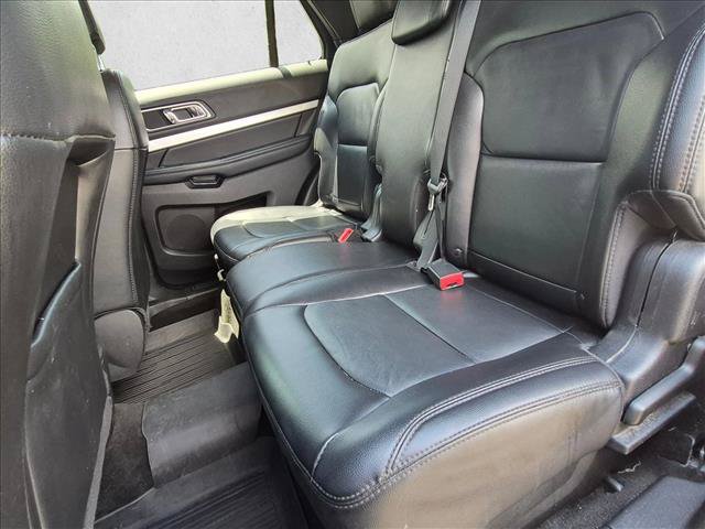 Certified 2017 Ford Explorer XLT w/ Equipment Group 202A FWD image 17
