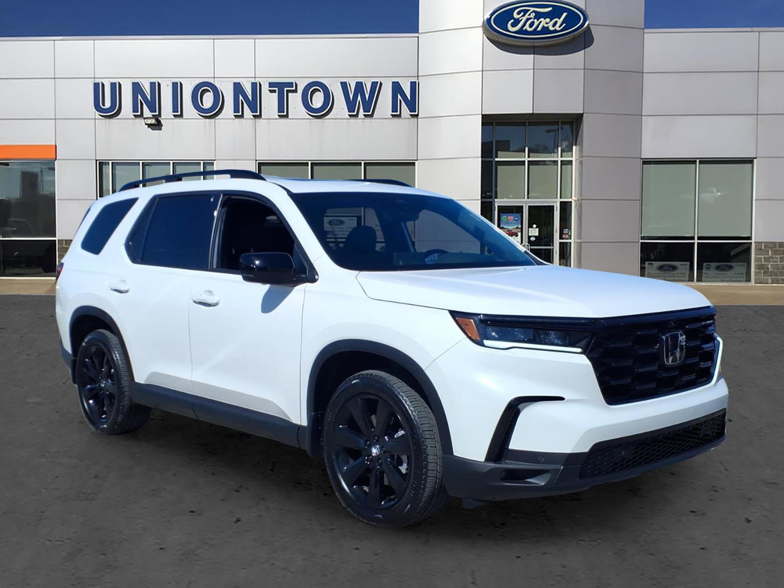 Used 2025 Honda Pilot Black Edition image 1