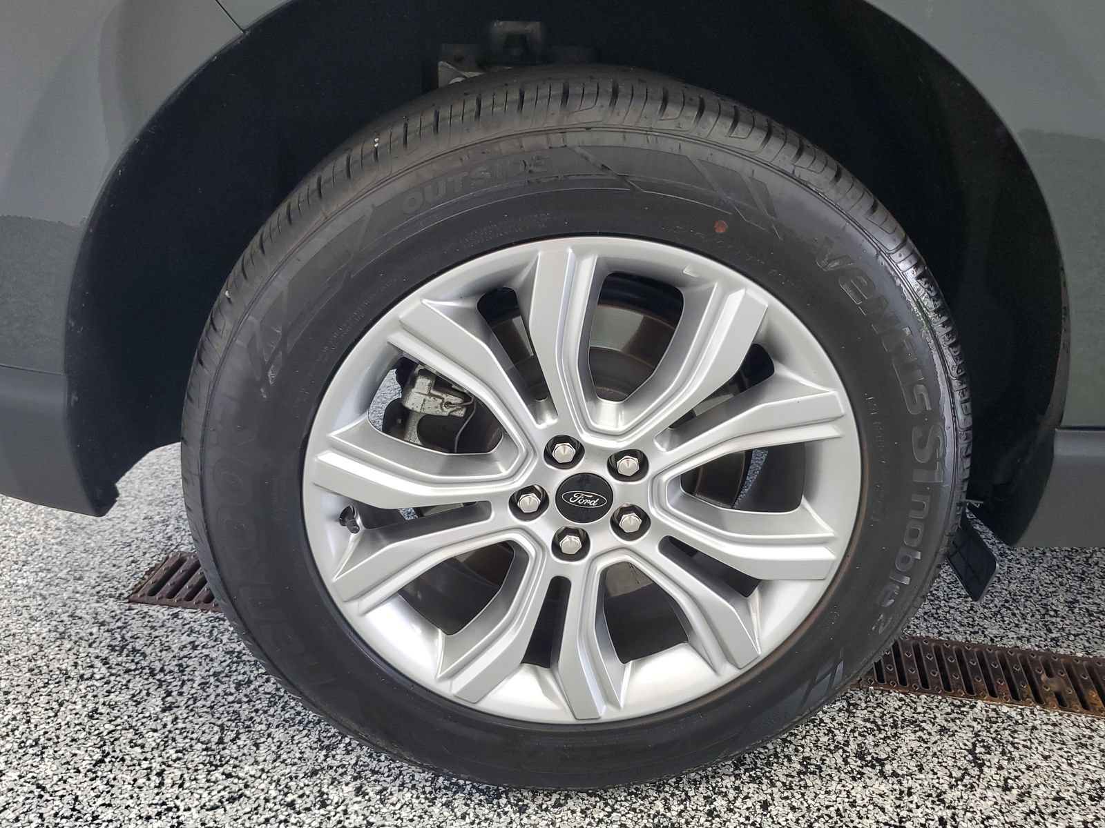 Certified 2024 Ford Edge Titanium AWD/4WD image 5