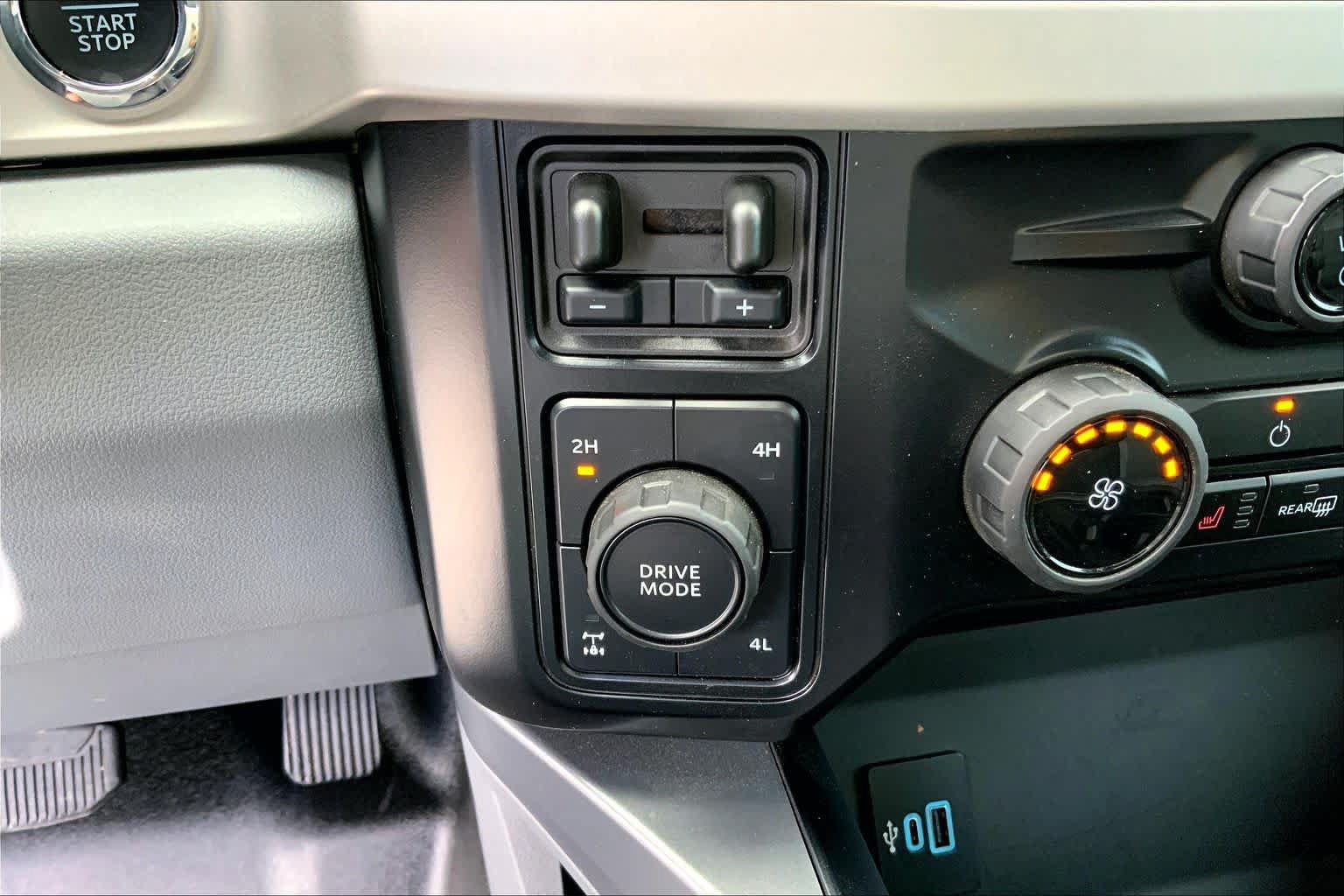 Certified 2026 Ford F250 XLT w/ XLT Premium Package AWD/4WD image 30
