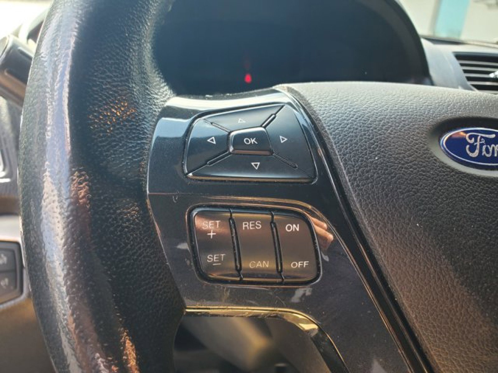 Certified 2018 Ford Explorer XLT FWD image 17